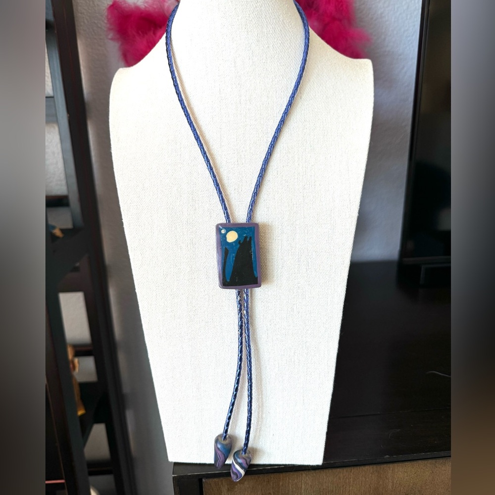 Vintage Artisan Wolf Clay Bolo Tie Necklace - Picture 3 of 11